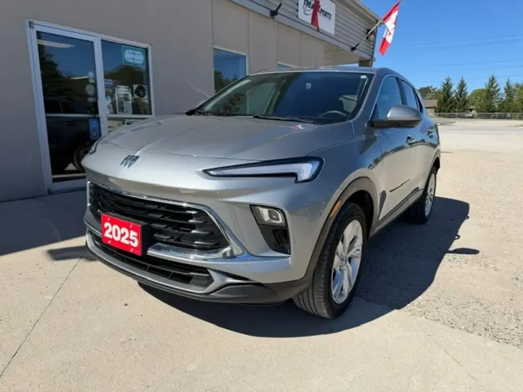 Buick Encore 2025 photo 2