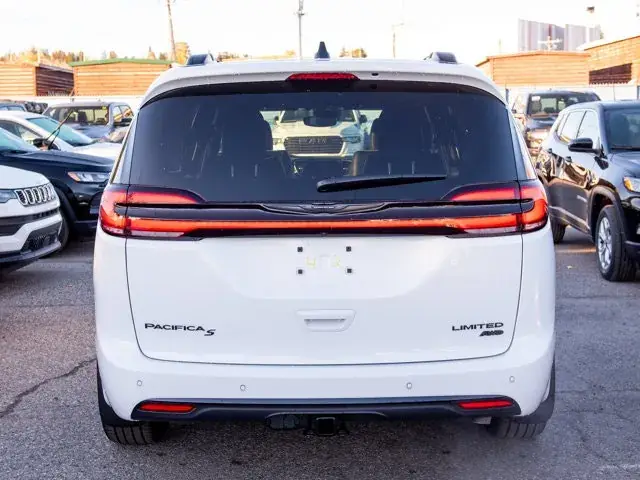 Chrysler Pacifica 2025 photo 4