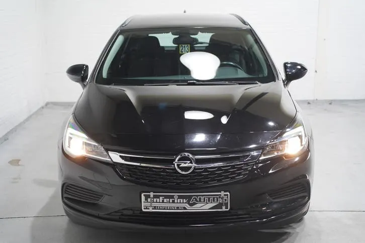 Opel Astra 2018 photo 2