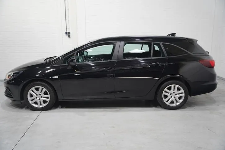 Opel Astra 2018 photo 3