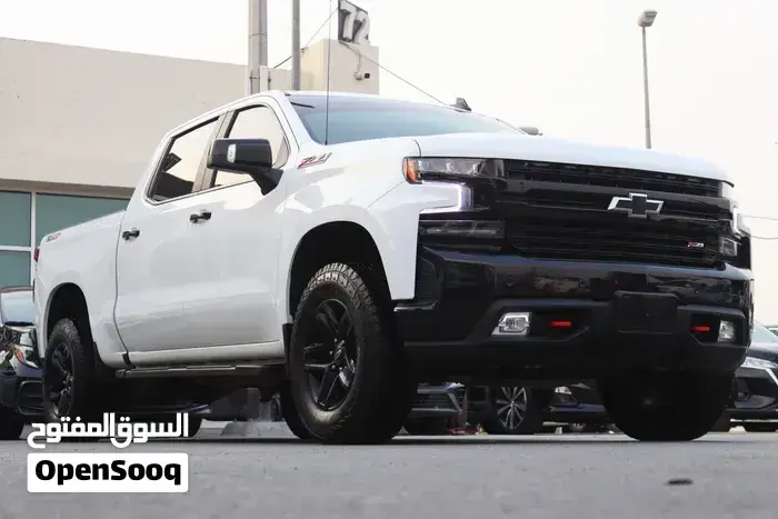 Chevrolet Silverado 2021 photo 2