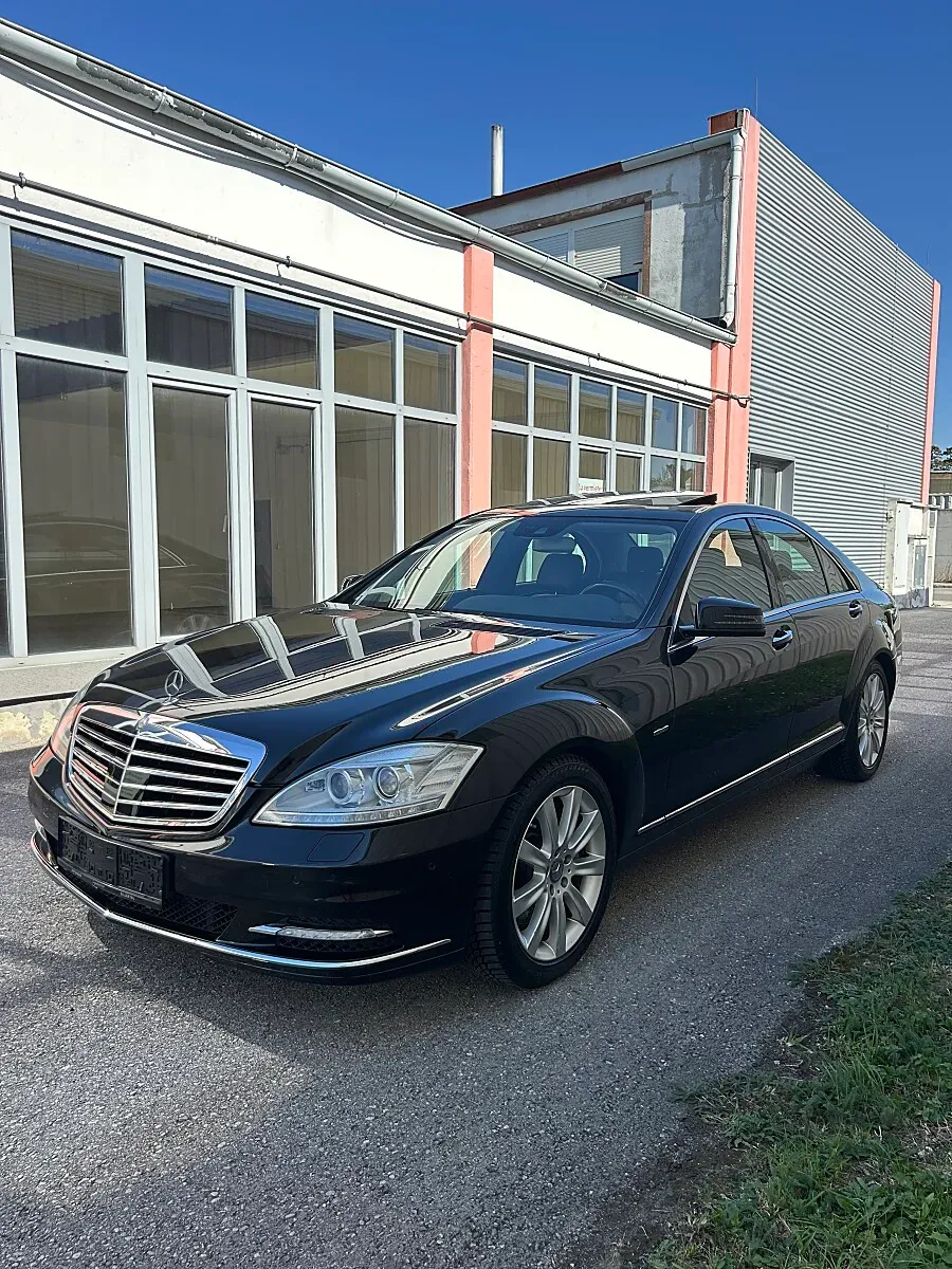 Mercedes-Benz S-Class 2010 photo 2