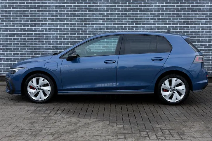 Volkswagen Golf 2025 photo 3