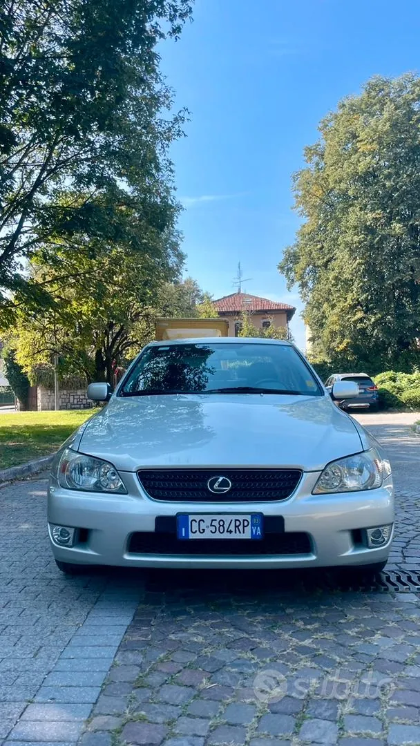 Lexus Is200 2003 photo 5