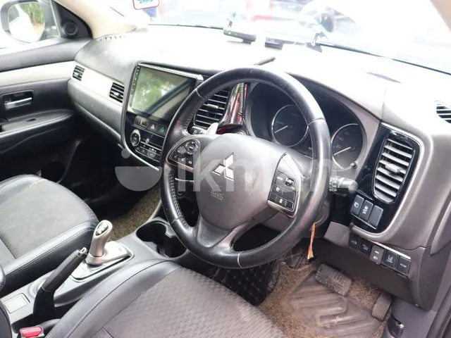 Mitsubishi Outlander 2014 photo 2