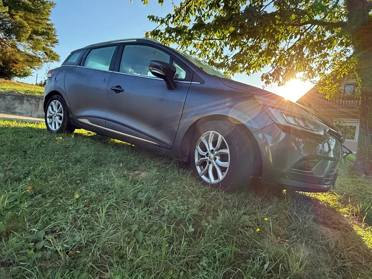Renault Clio 2016 photo 2