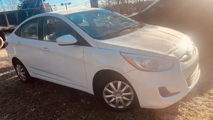 Hyundai Accent 2016 photo 2