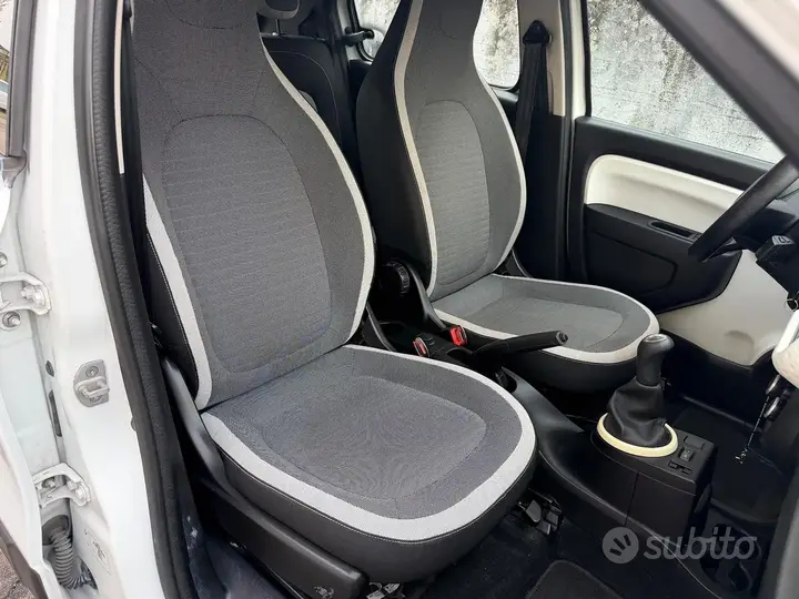 Renault Twingo 2016 photo 2