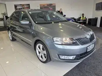 Skoda Rapid 2013 photo 2