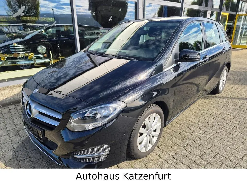 Mercedes-Benz B 180