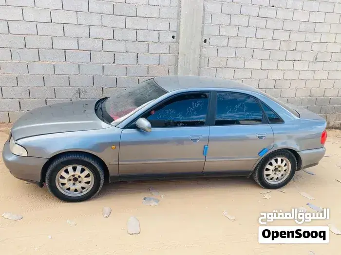 Audi A4 2001 photo 2