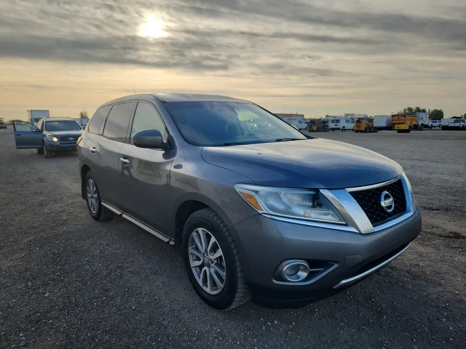 Nissan Pathfinder 2015 photo 2