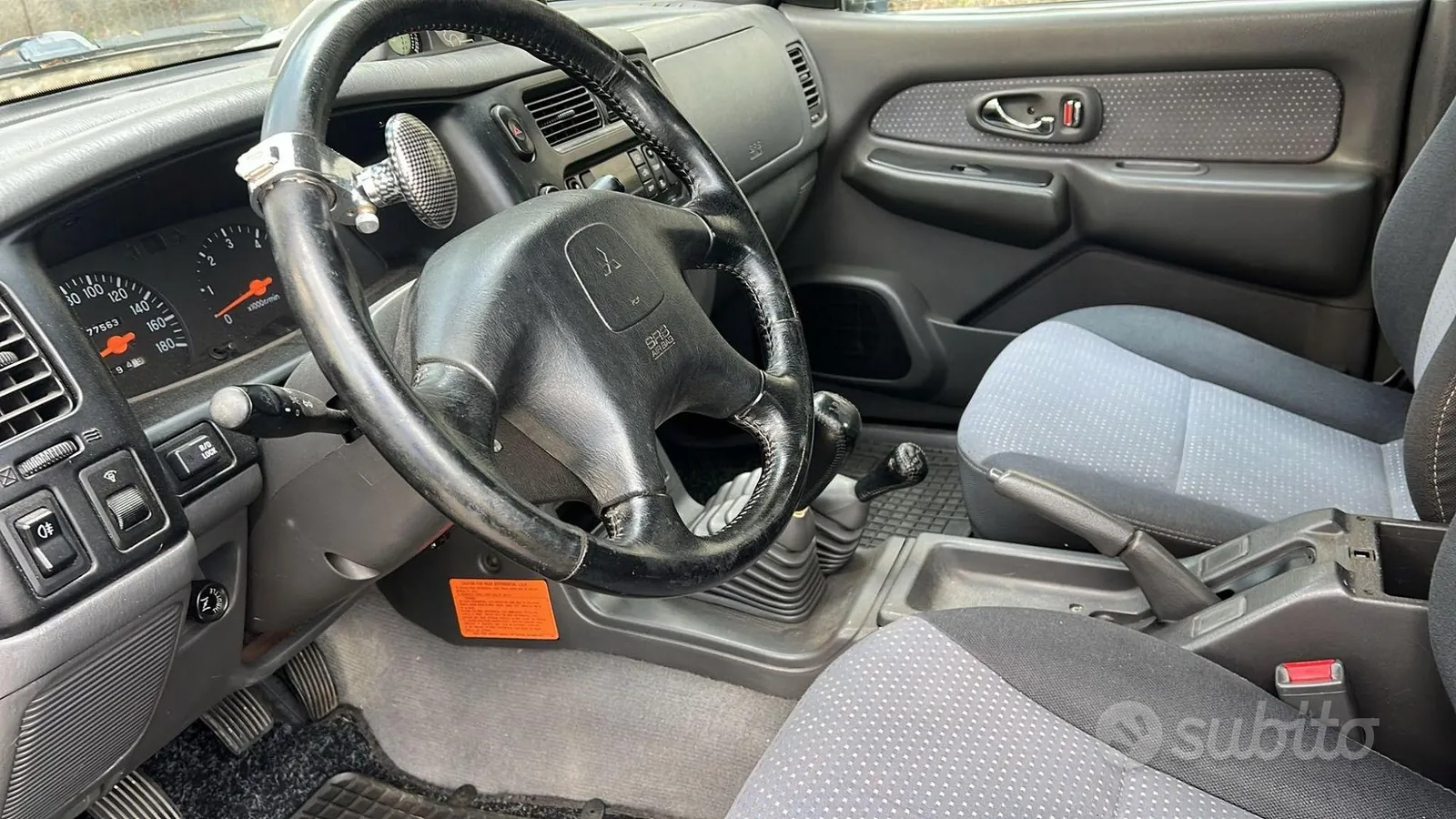 Mitsubishi L200 2002 photo 2