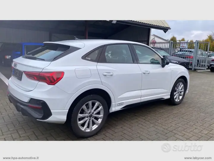 Audi Q3 2022 photo 2