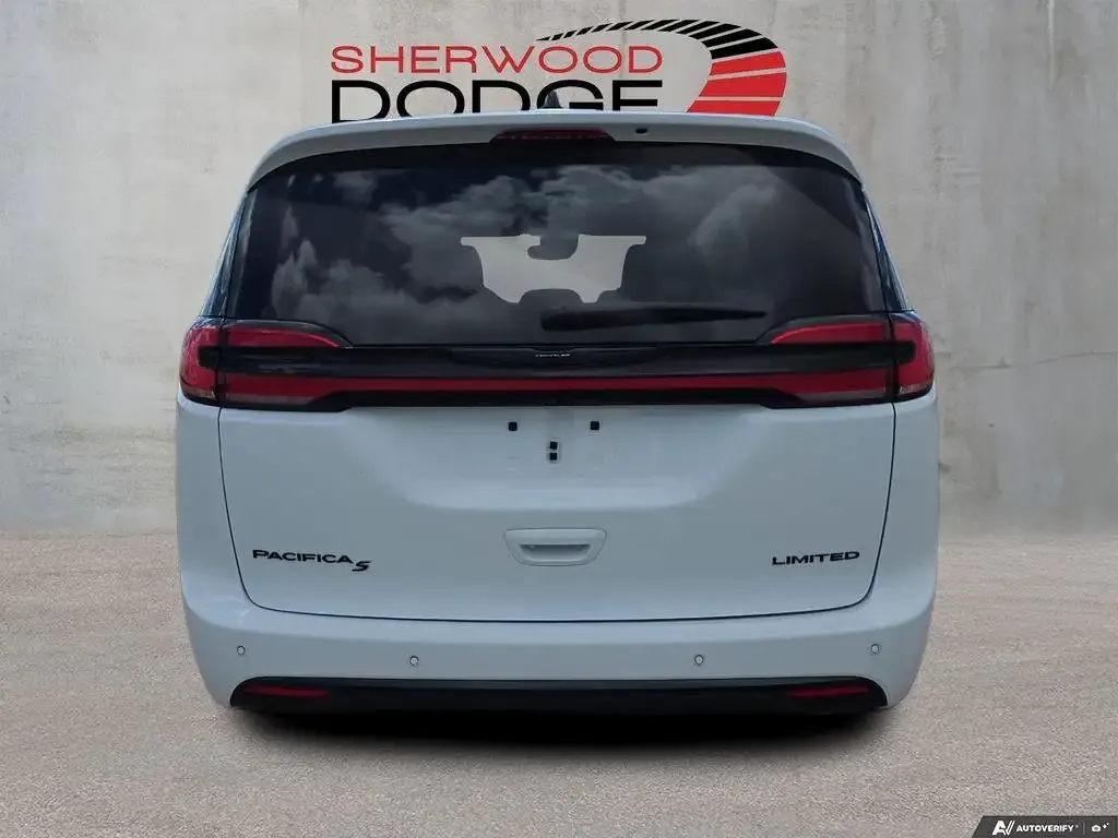 Chrysler Pacifica 2025 photo 3