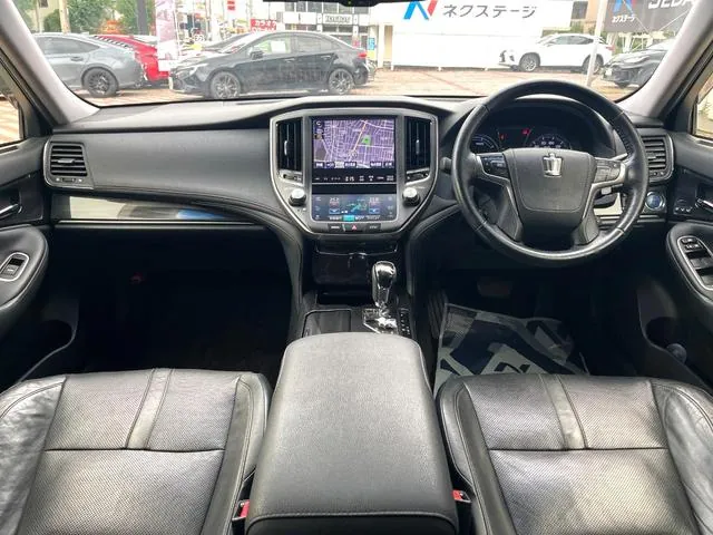 Toyota Crown Athlete Hybrid 2013 photo 2