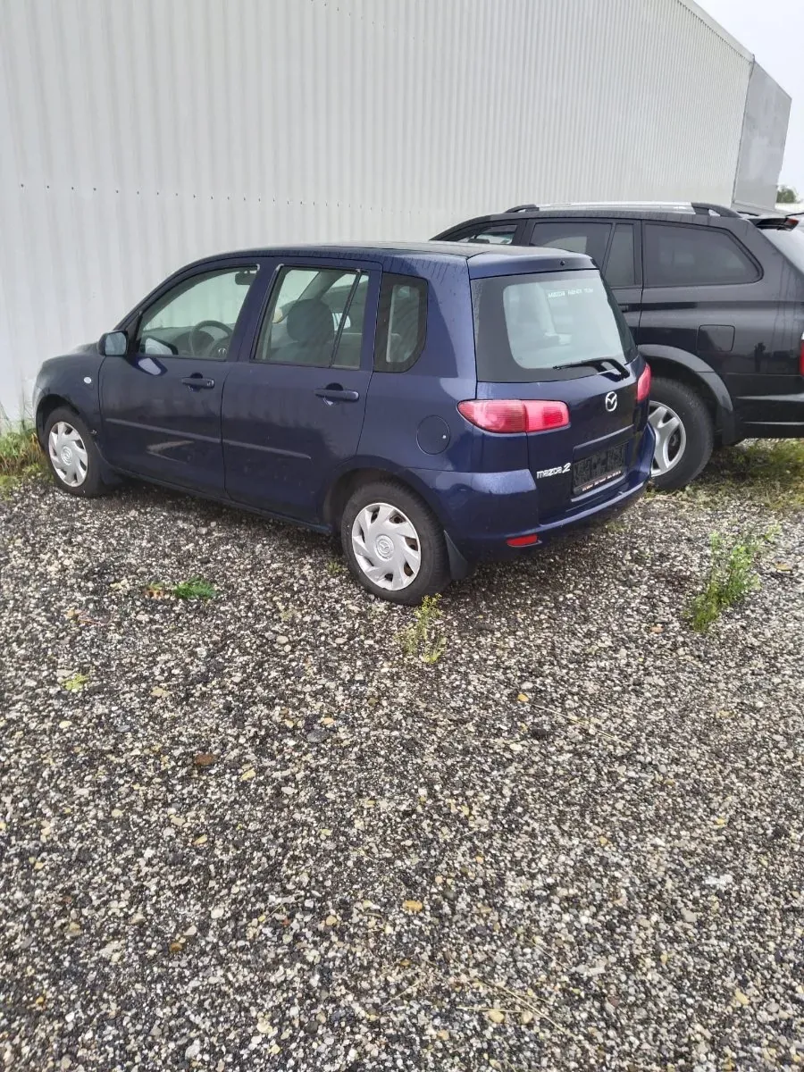 Mazda Mazda2 2006 photo 3