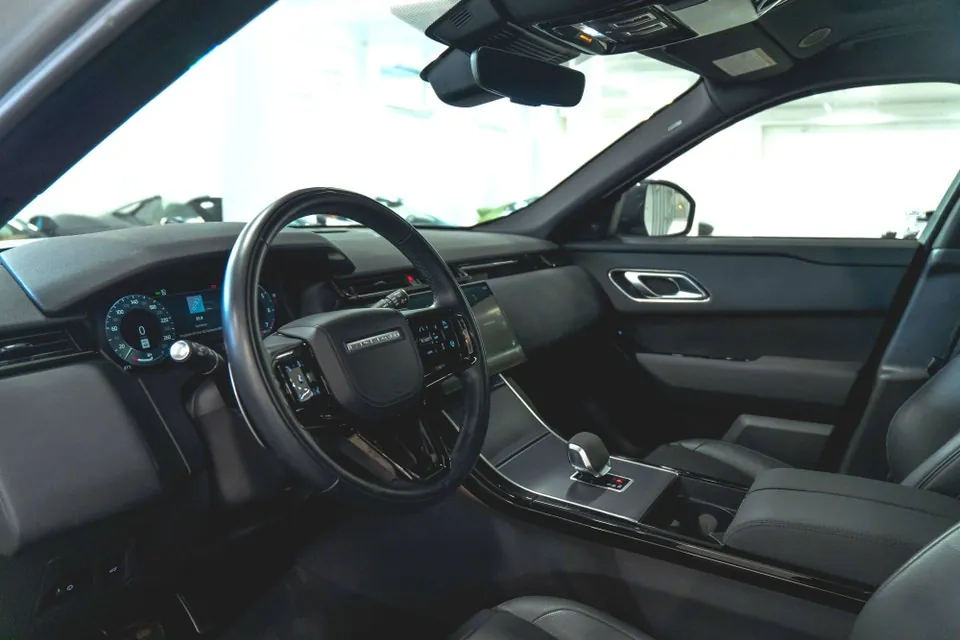 Land Rover Range Rover Velar 2024 photo 2