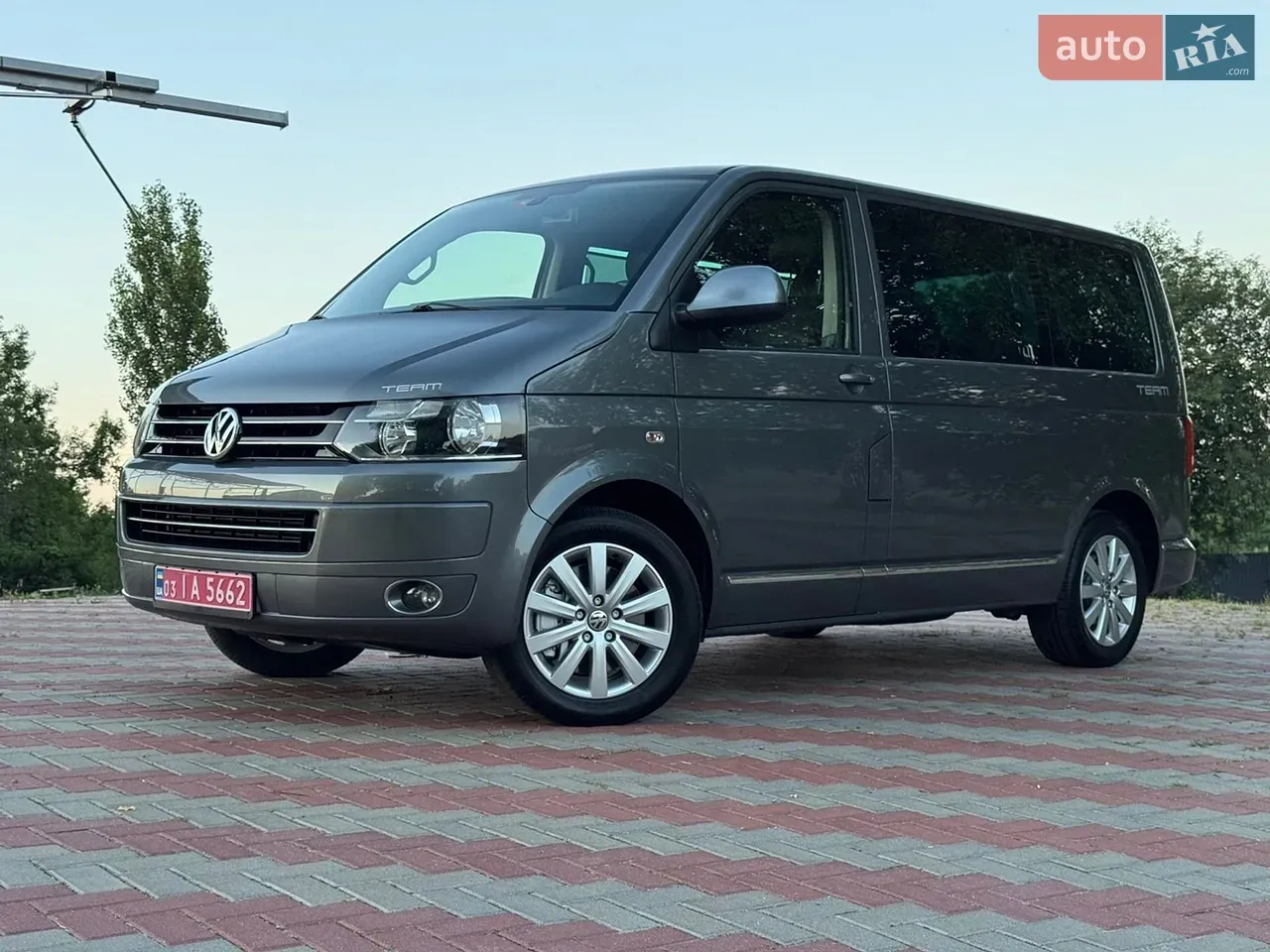 Volkswagen Multivan 2011 photo 3
