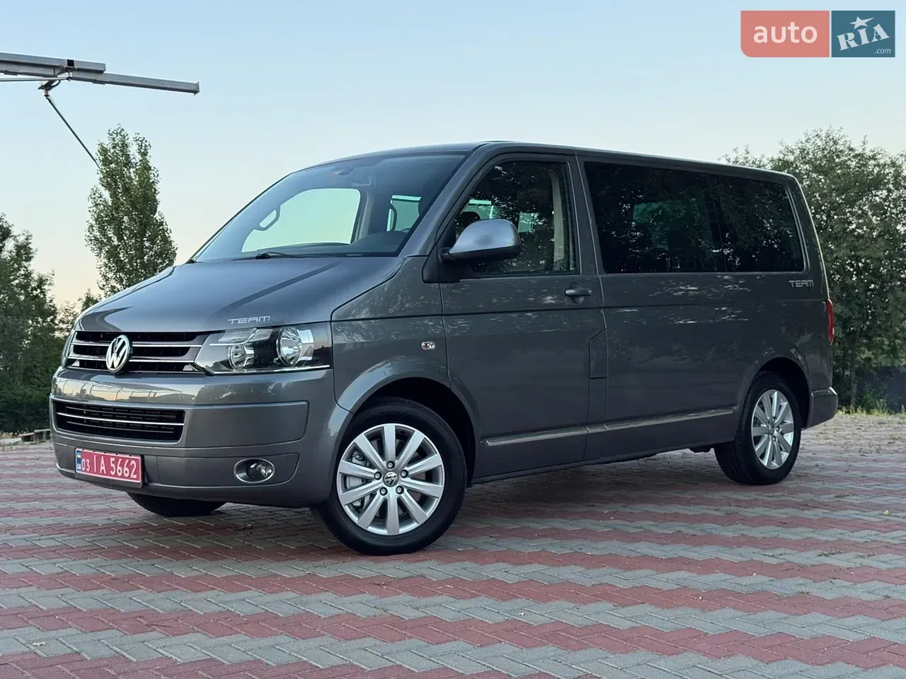 Volkswagen Multivan 2011 photo 2