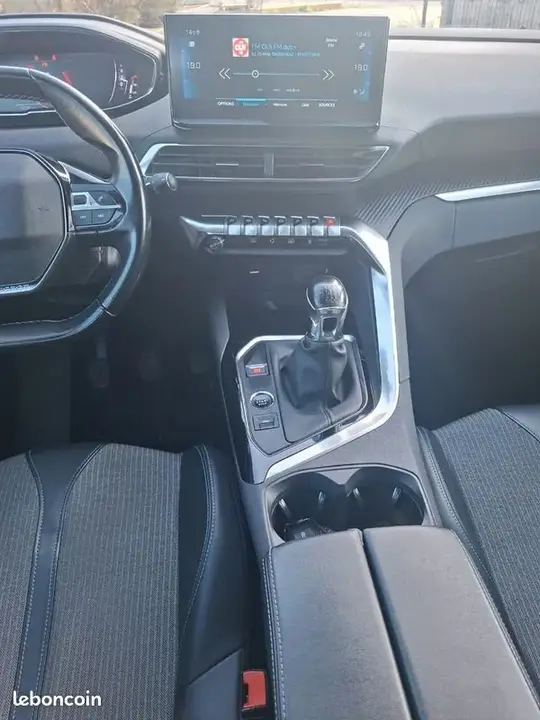 Peugeot 3008 2022 photo 3