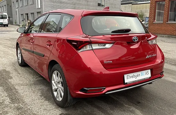Toyota Auris 2016 photo 3