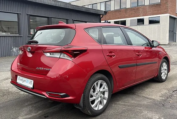 Toyota Auris 2016 photo 5