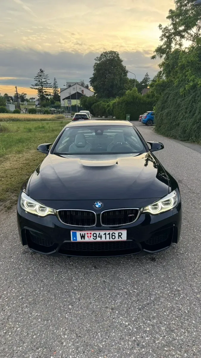 BMW M4 2016 photo 2