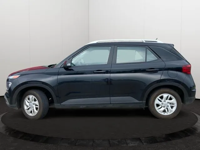 Hyundai Venue 2023 photo 2