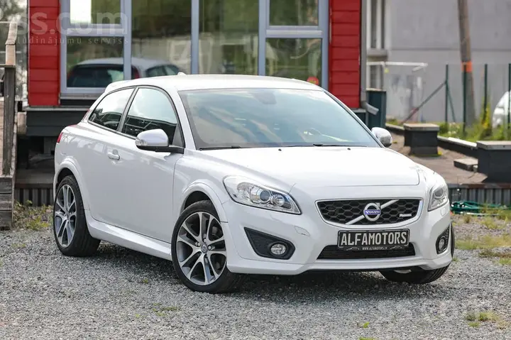 Volvo C30 2011 photo 2