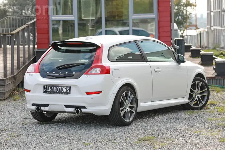 Volvo C30 2011 photo 4