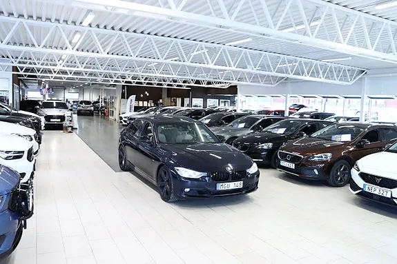 BMW 328I 2012 photo 3