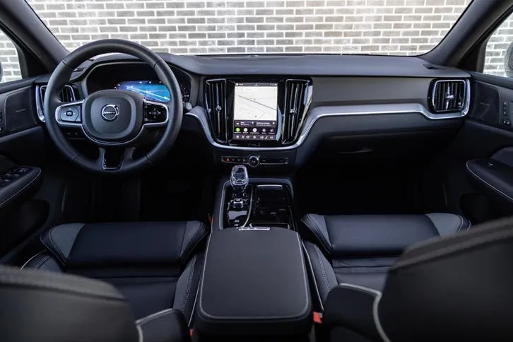 Volvo V60 2026 photo 2