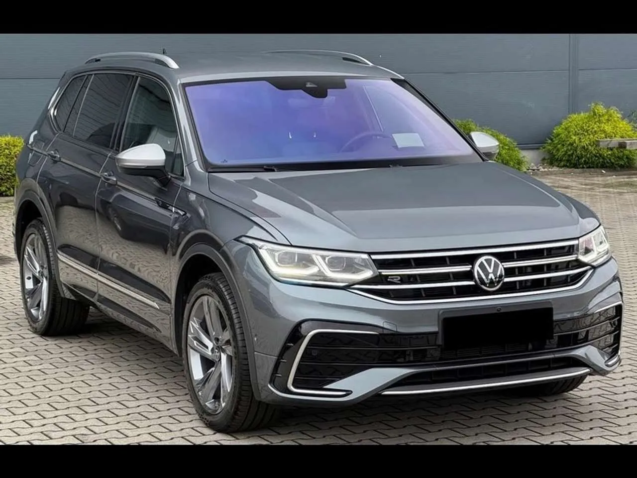 Volkswagen Tiguan Allspace 2024 photo 2