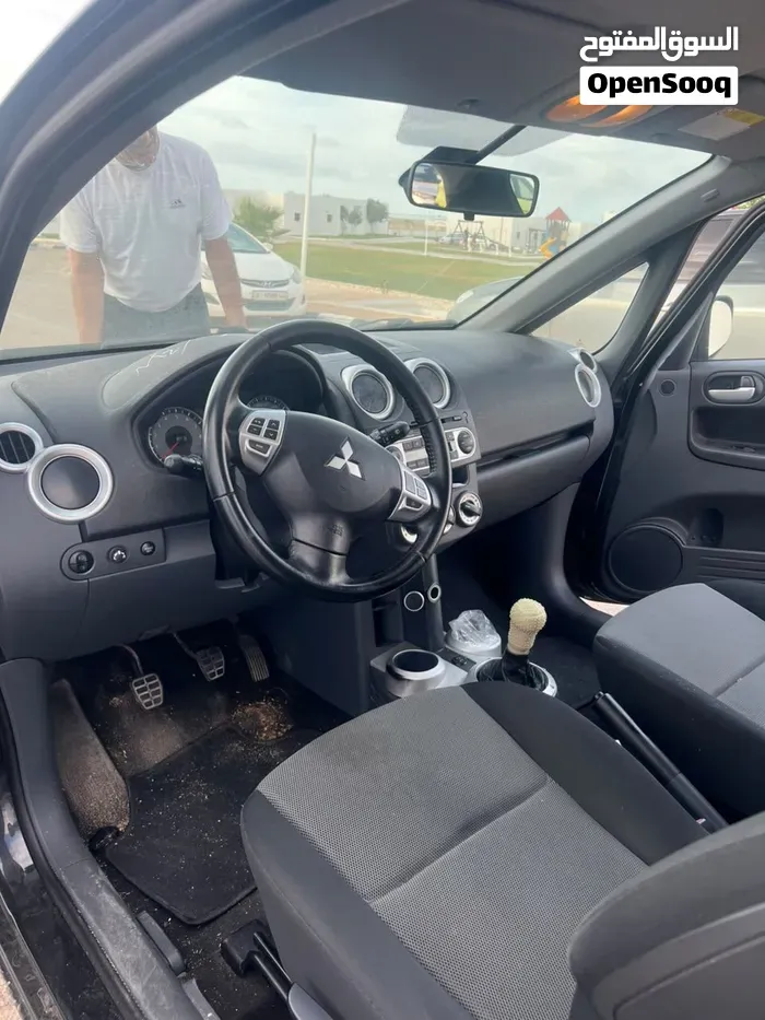 Mitsubishi Colt 2012 photo 4