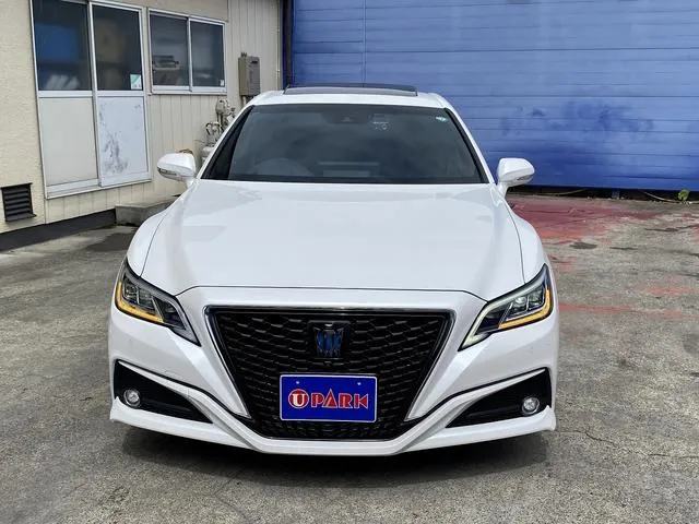 Toyota Crown Hybrid G 2021 photo 4