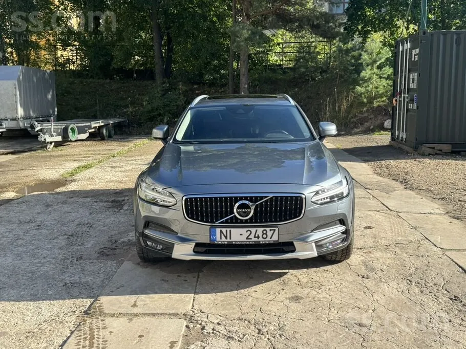 Volvo V90