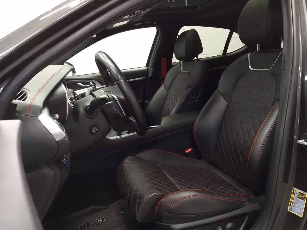 Genesis G70 2023 photo 2