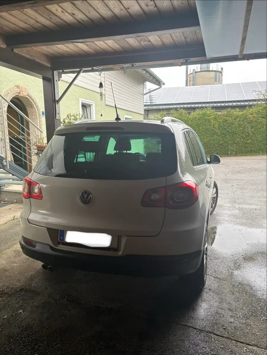 Volkswagen Tiguan 2009 photo 2