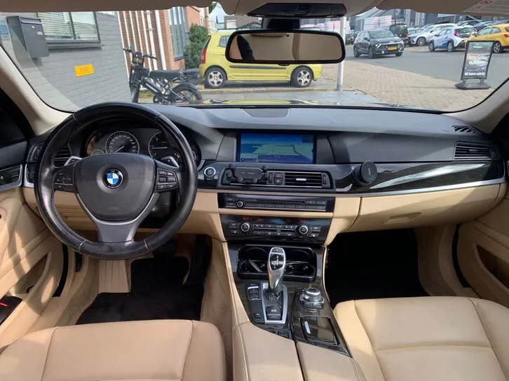 BMW 5 Series 2013 photo 2