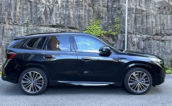 BMW Ix1 2023 photo 2