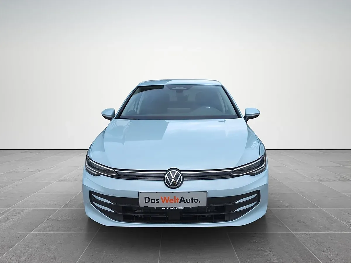 Volkswagen Golf 2026 photo 2