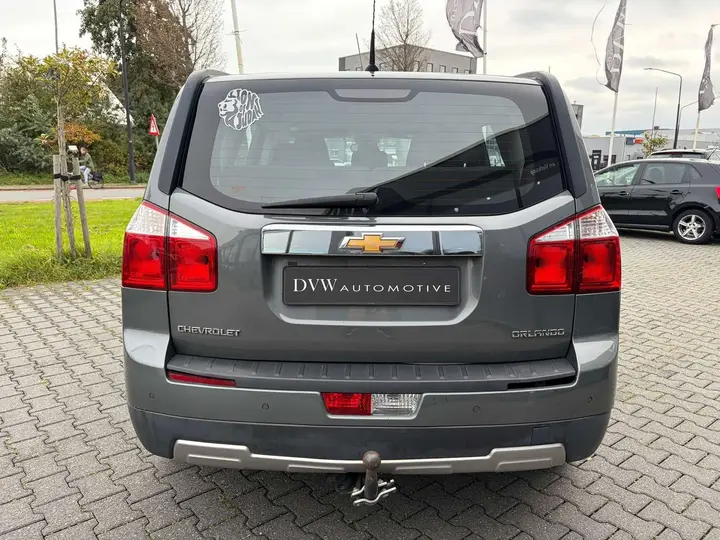 Chevrolet Orlando 2011 photo 3