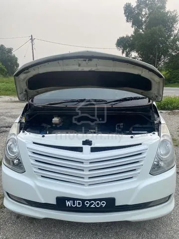 Hyundai Grand Starex
