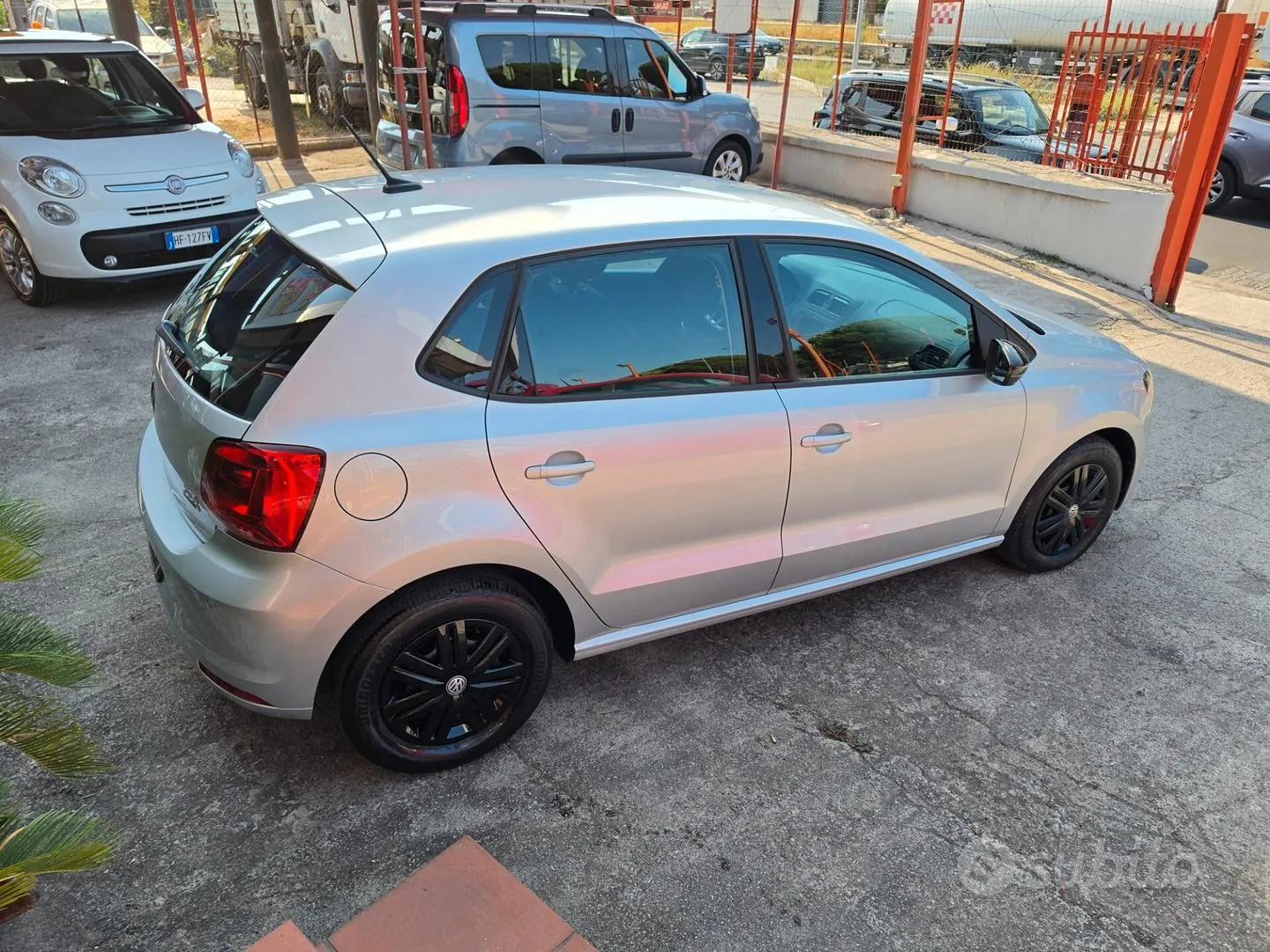 Volkswagen Polo 2015 photo 4