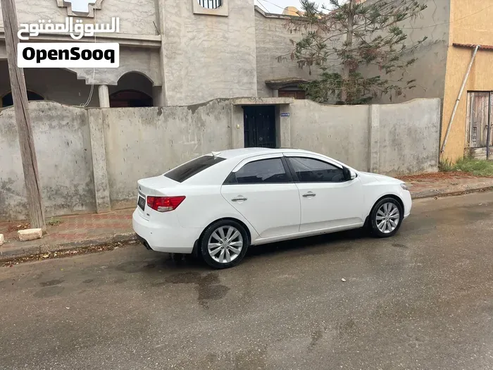 Kia Cerato 2012 photo 2