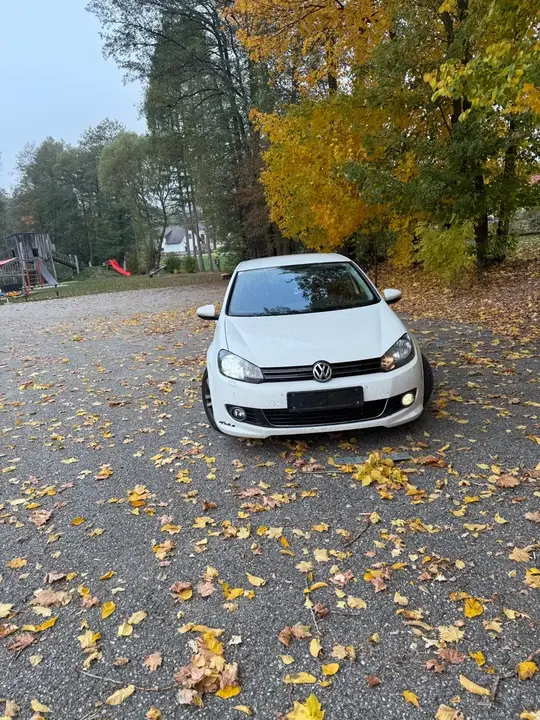 Volkswagen Golf 2012 photo 2