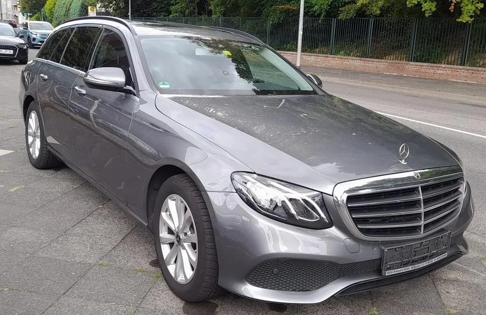 Mercedes-Benz E 200