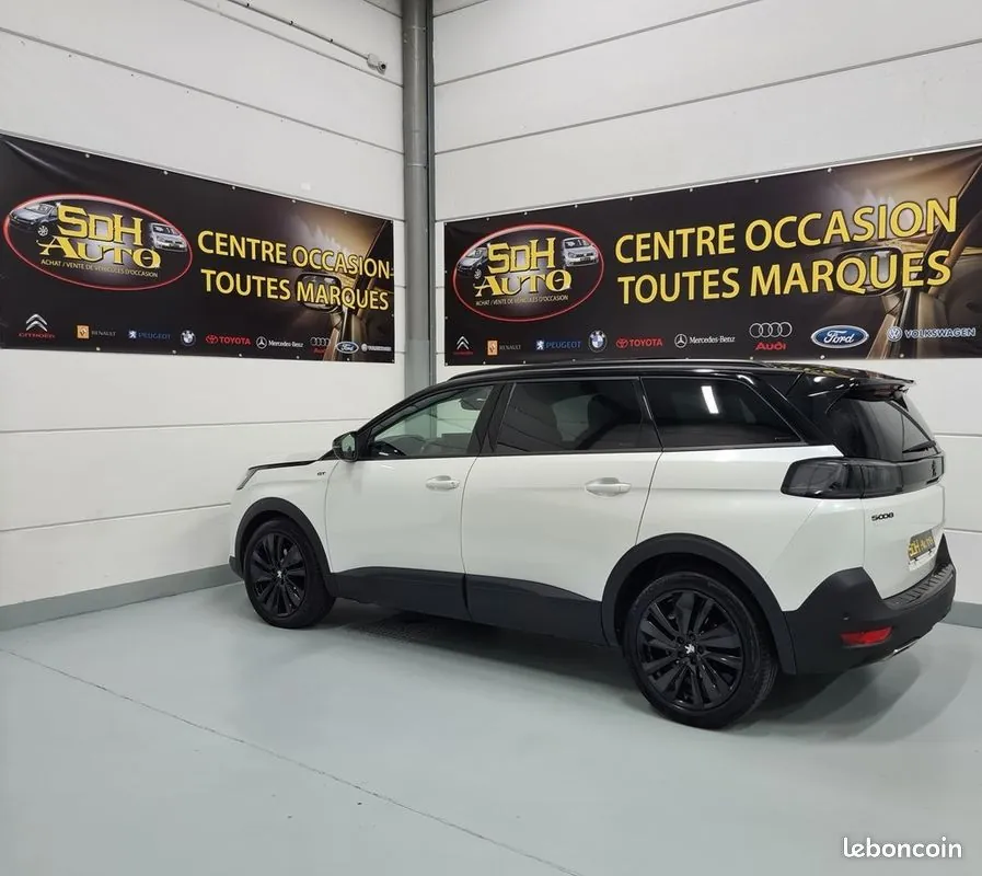 Peugeot 5008 2021 photo 2