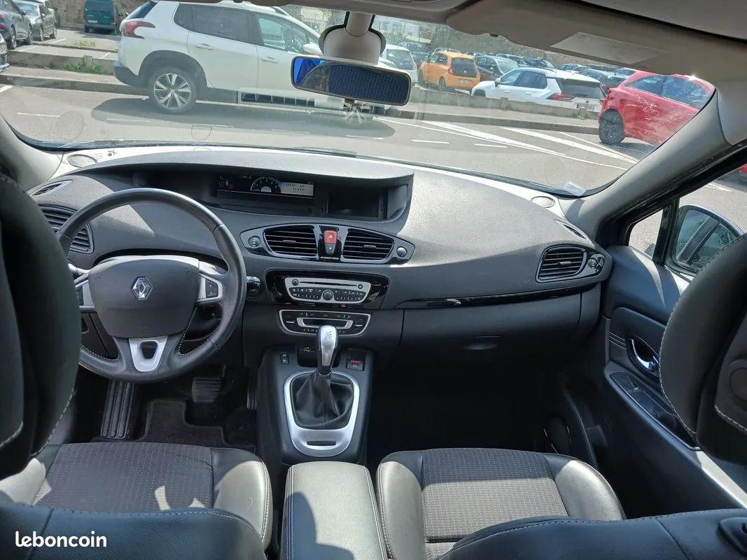 Renault Megane 2011 photo 3
